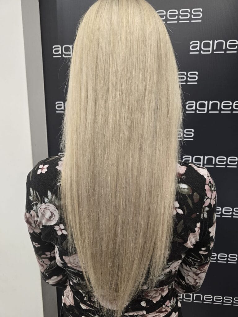 Włosy po koloryzacji blond i rytuale odbudowującym Kérastase Resistance – efekt pracy Magdy