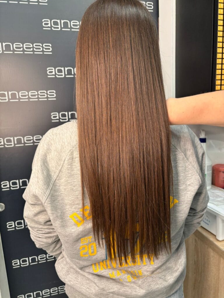 Włosy po rytuale Gloss Absolu – wyraźnie większy połysk i uporządkowane pasma